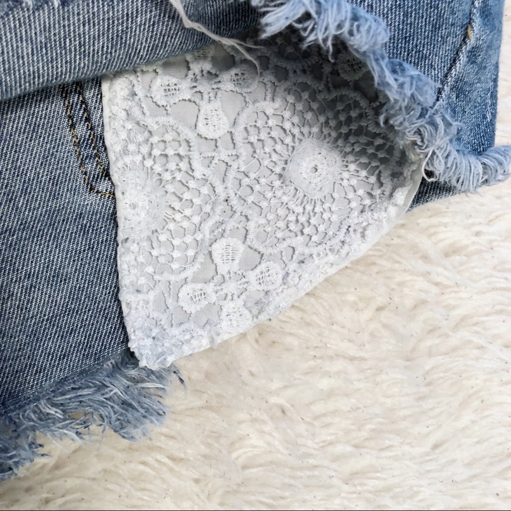 Kendall & Kylie Frayed Hem Jean Shorts Size 1 - Picture 4 of 8